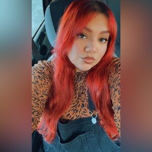 Meet your Posher, Sara.